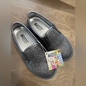 Naturino Express Silver Sequin Shiny Metallic Slip on Girls Sneakers NWT! Size 9